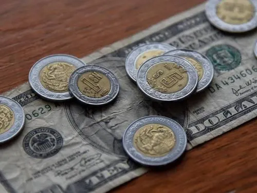 Dólar alcanza los $20, pese a anuncio de Banxico