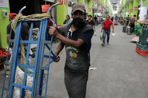 Dos bodegueros de la central de abasto dieron positivo a Covid-19