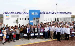 Moreno Valle inicia en la Mixteca, entrega de paquetes maternales