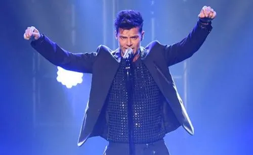 Ricky Martin, preocupado por llegada de huracán Irma a Puerto Rico
