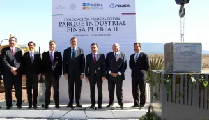SE y gobierno colocan primera piedra del nuevo Parque Industrial