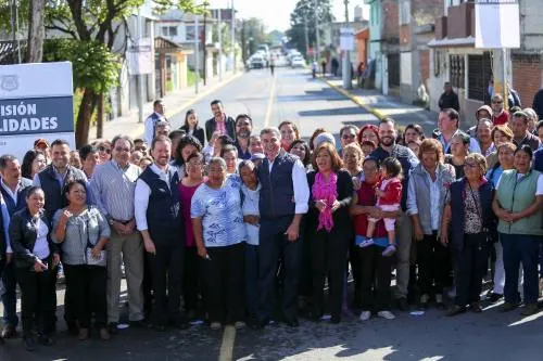 Autoridades supervisan avance del programa 100 vialidades