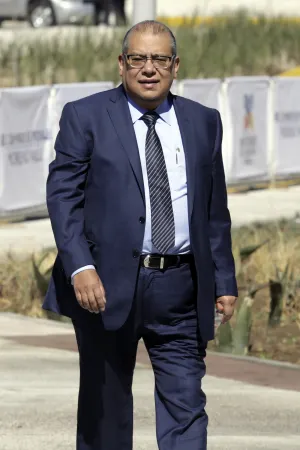 Falsa Crónica de Sociales del Informe de Moreno Valle