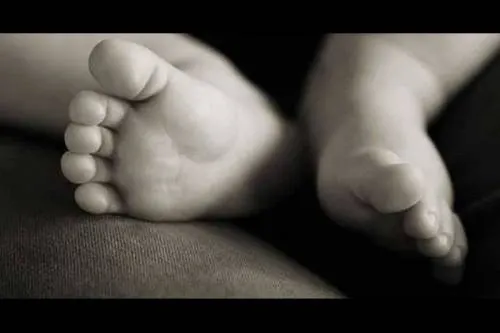 Bebé muere asfixiado por sus padres en Atlixco