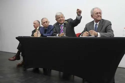 El manotazo de AMLO contra los poderes fácticos y el error de octubre que marcará su sexenio