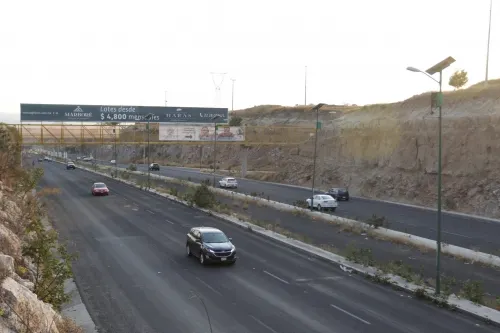 Joven termina con su vida aventándose de puente en Lomas
