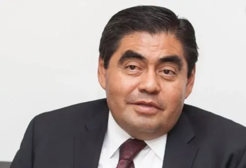 Gobierno del Estado vigilante de que constructores concluyan obras