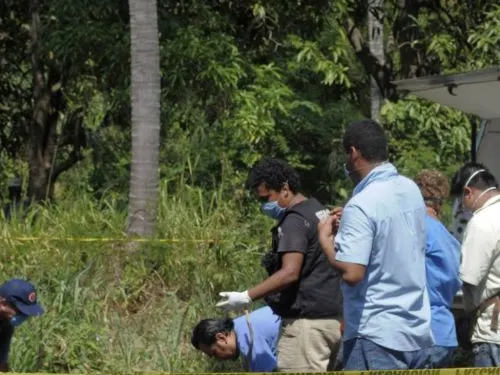 Encuentran 10 cuerpos en fosa clandestina en Guerrero