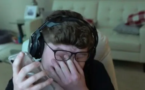 “Gamer” paga todas las deudas de su madre jugando Fortnite