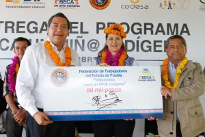 Encabeza SEDIF entrega de paquetes escolares a menores de Tlapacoya