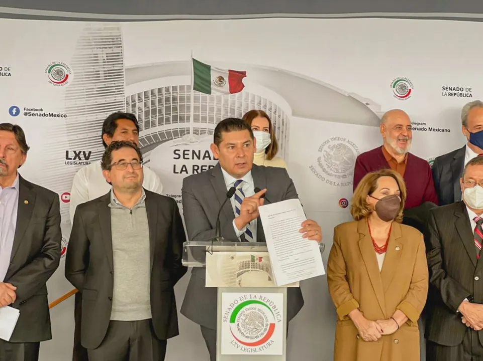Armenta denuncia a la Cofece por dar concesión de litio a extranjeros