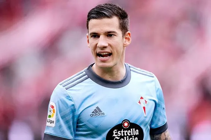Santi Mina