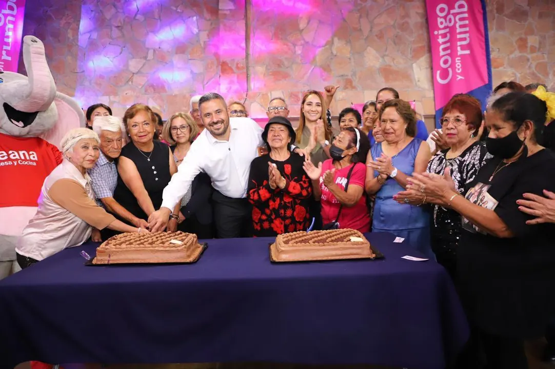 Mes de las personas adultas mayores