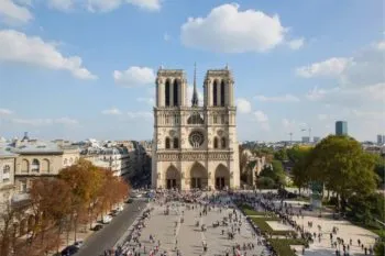 Notre Dame reabre sus puertas y espera 15 millones de turistas anuales