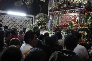 Capellán de Santa Mónica alerta de fraude por falsa fiesta