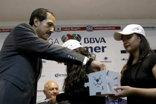 Esparza hace llamado a Televisa para que deje libre a Lobos BUAP