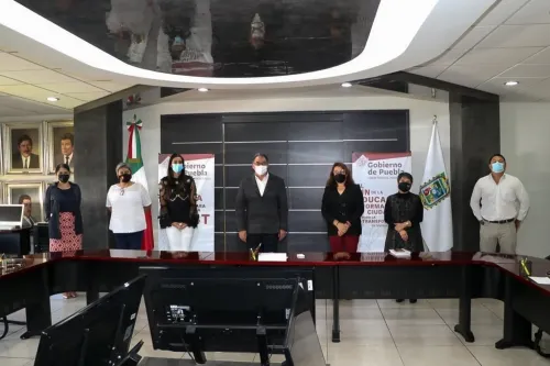 Acuerdan SEDIF y Educación campaña preventiva de embarazos entre adolescentes