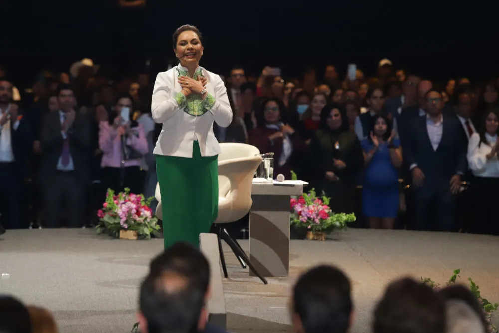 Gaby Bonilla presenta informe de actividades