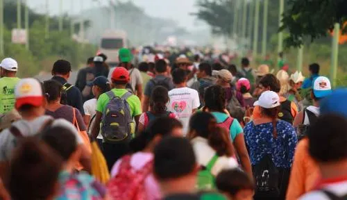 Segunda caravana migrante se reduce por hambre y cansancio