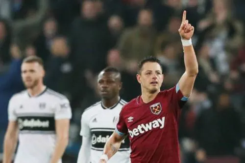 Con gol de Chicharito, West Ham remonta y vence 3-1 al Fulham en Londres