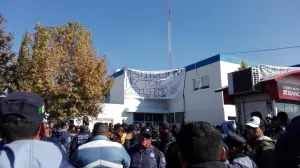 Paro de policías auxiliares, exigen mejores condiciones de trabajo