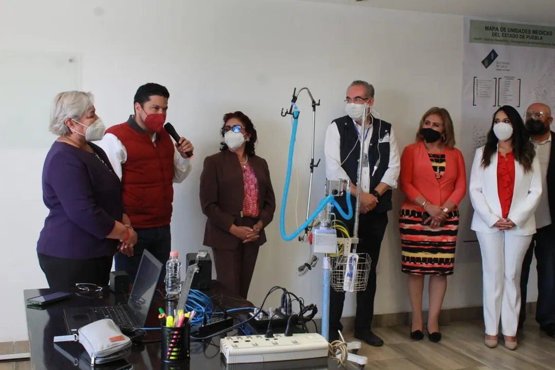 Dona Voluntariado del Congreso del Estado torre de alto flujo de oxígeno complementario a la Secretaría de Salud