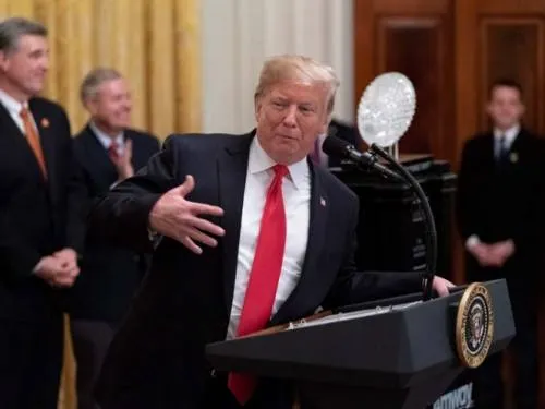 Trump firma ley de pago retroactivo a afectados por cierre de gobierno