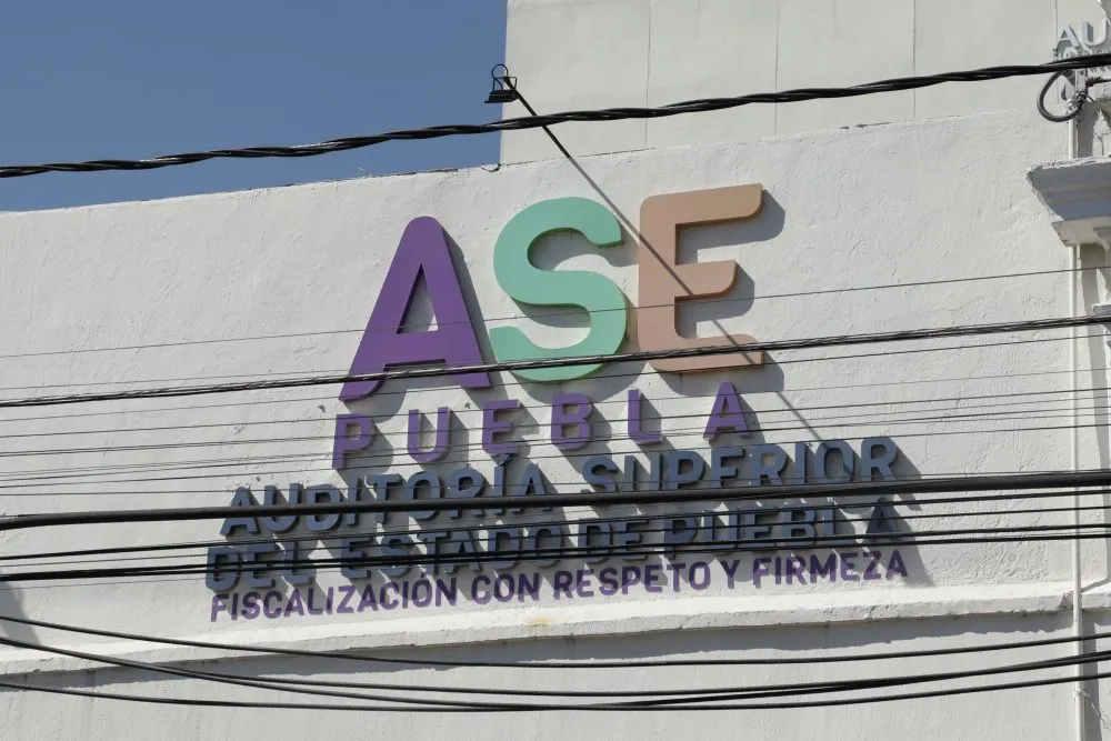Una mujer a la ASE