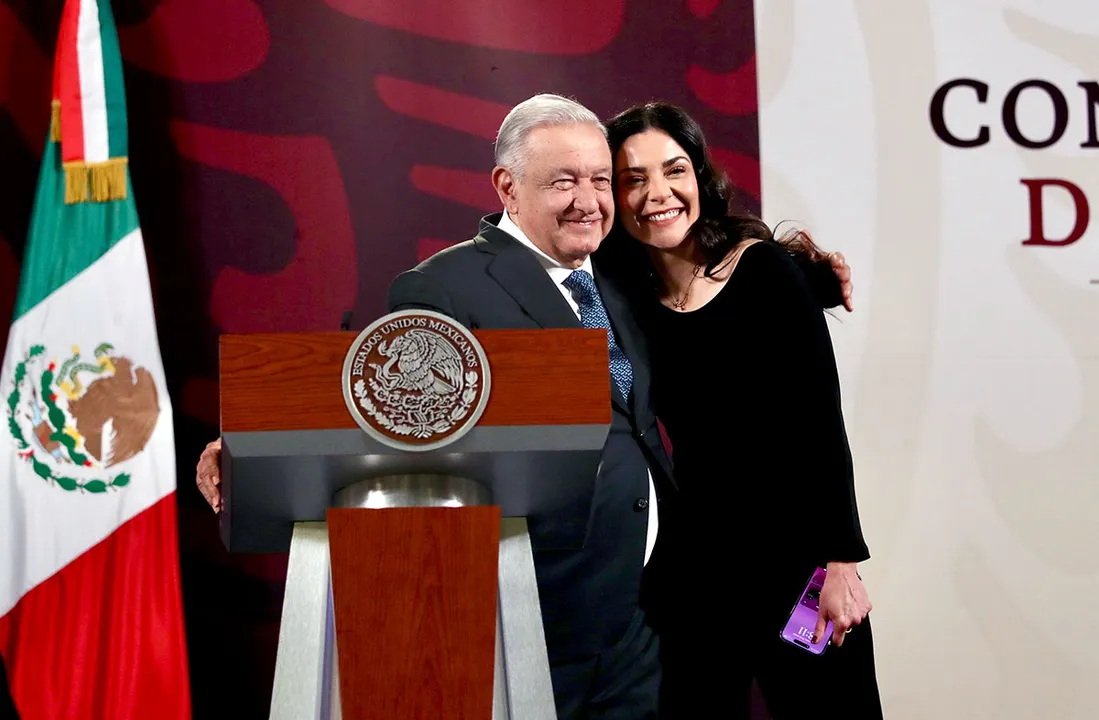 Andres Manuel Lopez Obrador Ana Elizabeth Garcia Viclhis