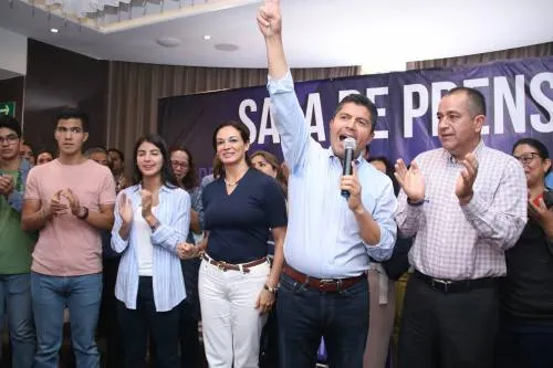 Eduardo Rivera le echa la culpa a efecto AMLO de su derrota