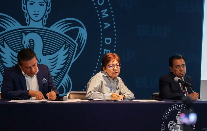 BUAP presenta convocatoria de admisión 2025; examen será 100% en línea
