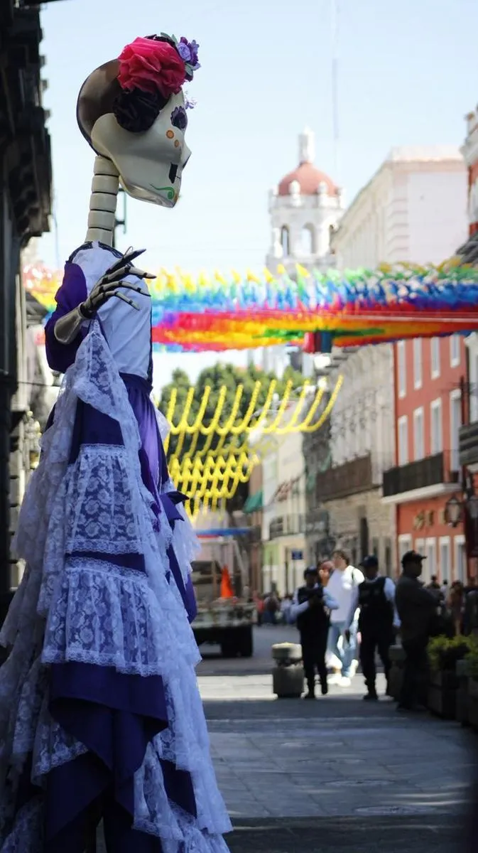 ayto-pue-paseo-de-flores-y-catrinas