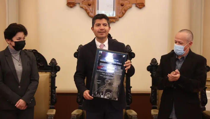Por mejorar y fortalecer la policía municipal, ayuntamiento de Puebla recibe recertificación