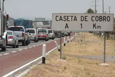 Empresarios piden liberar casetas de ambulantes