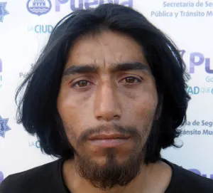 Aseguran a presunto ladrón de baterías en Viveros del Valle