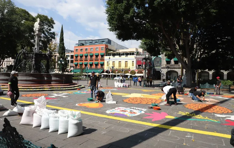 alfombra-monumental-zocalo-pue-dia-de-muertos