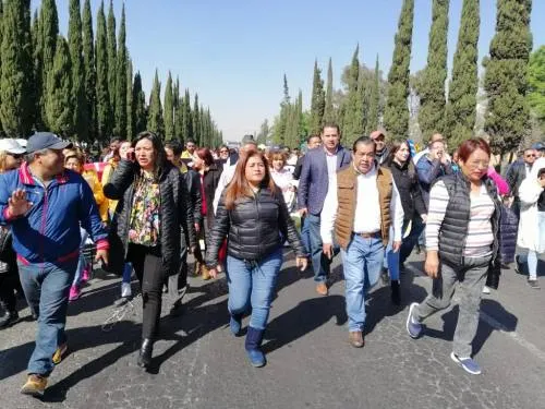 Dirigentes y alcaldes del PRD se suman a protestas en San Lázaro, exigen recursos