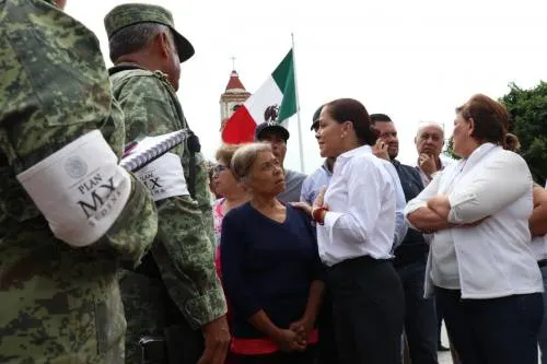Dinorah López supervisa la entrega de apoyos en la Mixteca