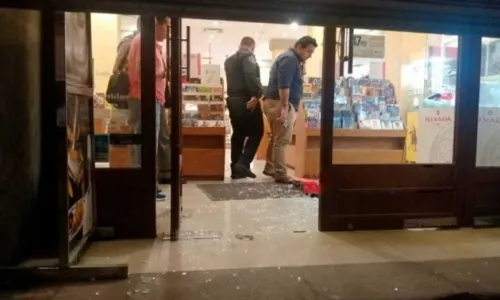 Asaltan Sanborns en centro de CDMX; se llevan 200 mil pesos en relojes