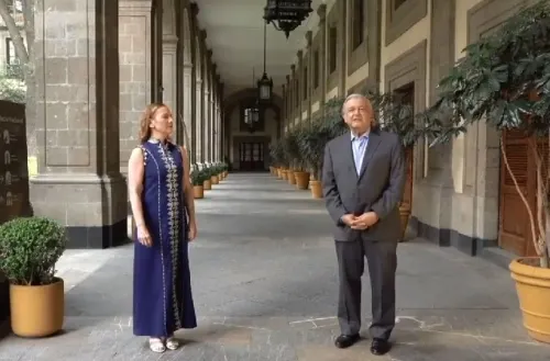 Por usar música de Juan Gabriel, bloquean felicitación de AMLO por el 10 de mayo