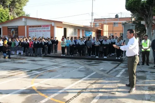 Dota gobierno de San Pedro Cholula a primaria de infraestructura sanitaria y domo