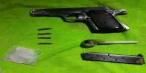 SSP aseguró a dos personas en posesión ilegal de un arma de fuego y estupefacientes