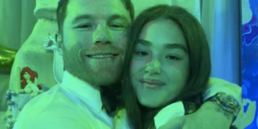 Hija de ‘Canelo’ recibe de regalo camioneta de 2 mdp por sus XV años