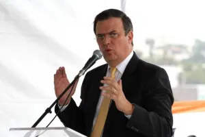 Ebrard solicita comparecer ante Comisión Especial de la Línea 12