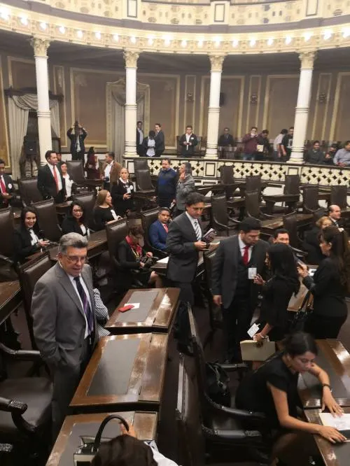 Se enfrentan diputados de “Juntos Haremos Historia” y “Por Puebla al Frente”