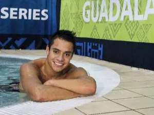 Mexicano compite en clavados por Australia