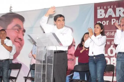 PRI y PAN se aprovecharon de la pobreza de la mixteca para ganar elecciones: Miguel Barbosa
