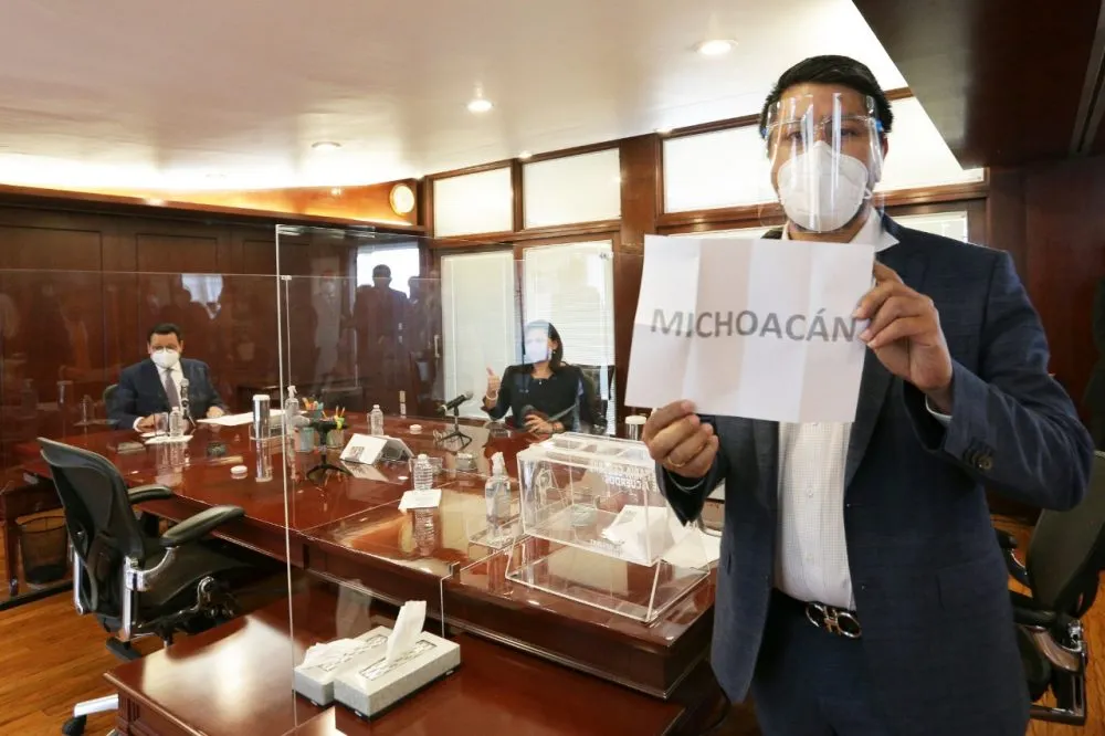 El TEPJF realizó el sorteo para turnar por el método aleatorio  de insaculación las impugnaciones de la gubernatura de Michoacán