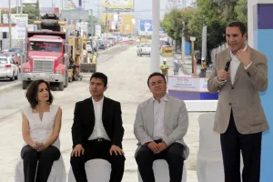 Inicia pavimentación con concreto hidráulico de Calzada Zavaleta