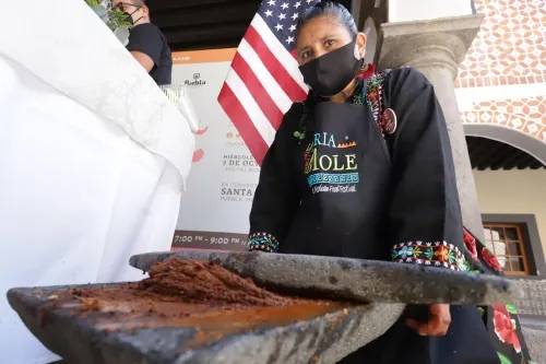 Por primera vez, se replica La Feria de los Moles, de Los Ángeles California, en Puebla